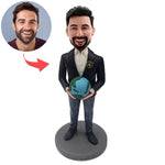 Personalisierte Geschäftsfigur mit Globus