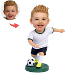 Individuell gestaltete Wackelkopffigur eines Kinderfußballspielers nach Foto
