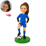 Individuell gestaltete Wackelkopffigur für junge Fußballspieler als Geschenk