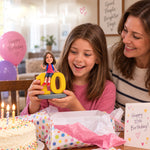 Personalisierte Wackelkopf-Figur für Mädchen zum 10. Geburtstag, sitzend auf der Zahl 10