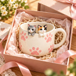 Personalisierte Kaffeetasse für zwei Haustiere mit handgefertigten Haustierfiguren